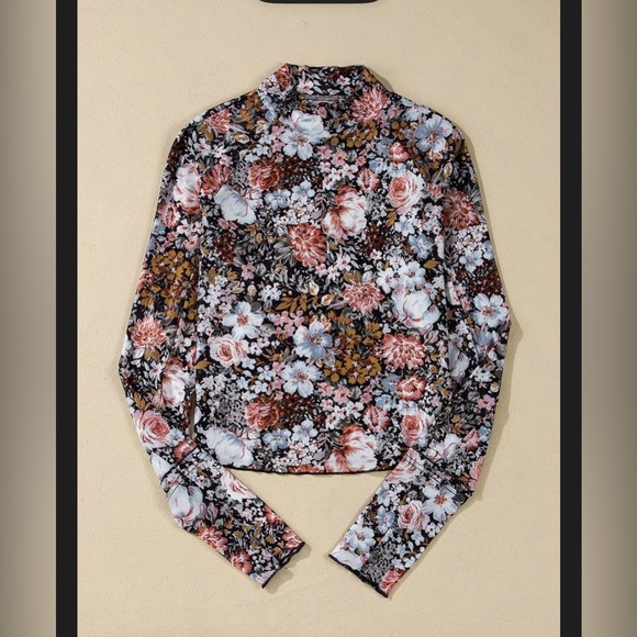 Floral Long Sleeve Mesh Top size Small 🌸 - Picture 3 of 6